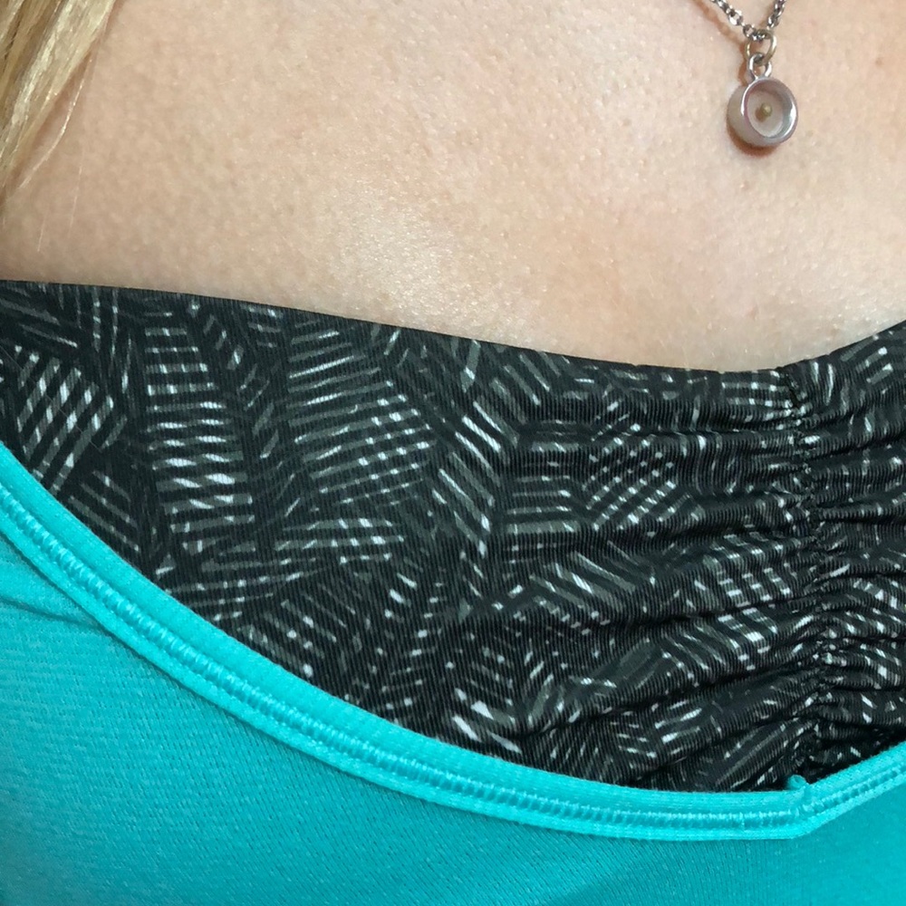 Workout top - Picture 4 of 4